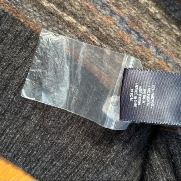 Hudson North Sweater (unisex) - Picture 6 of 8